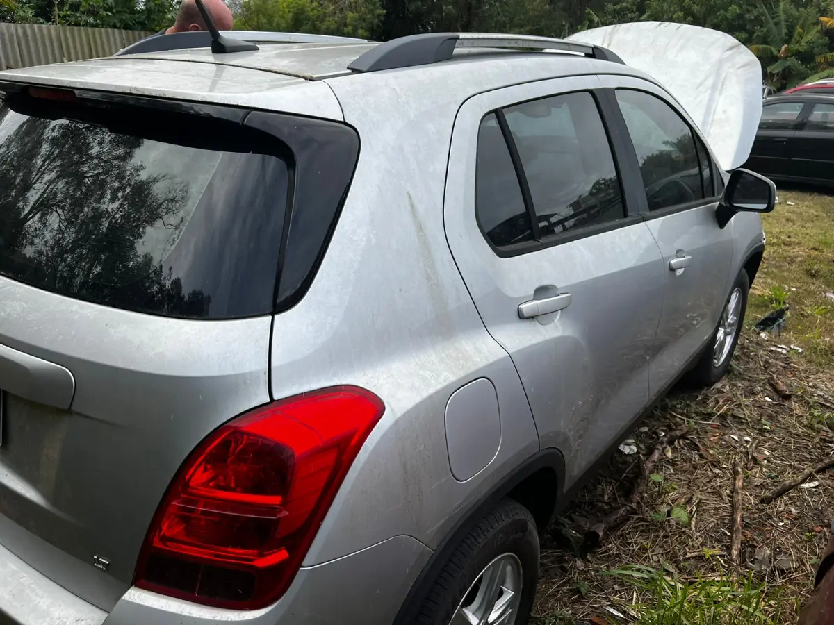 LOTE 001 - GM – Chevrolet – TRACKER LT 1.4 Turbo 16V Flex 4x2 aut., fabricação/modelo 2018/2018, cor: prata