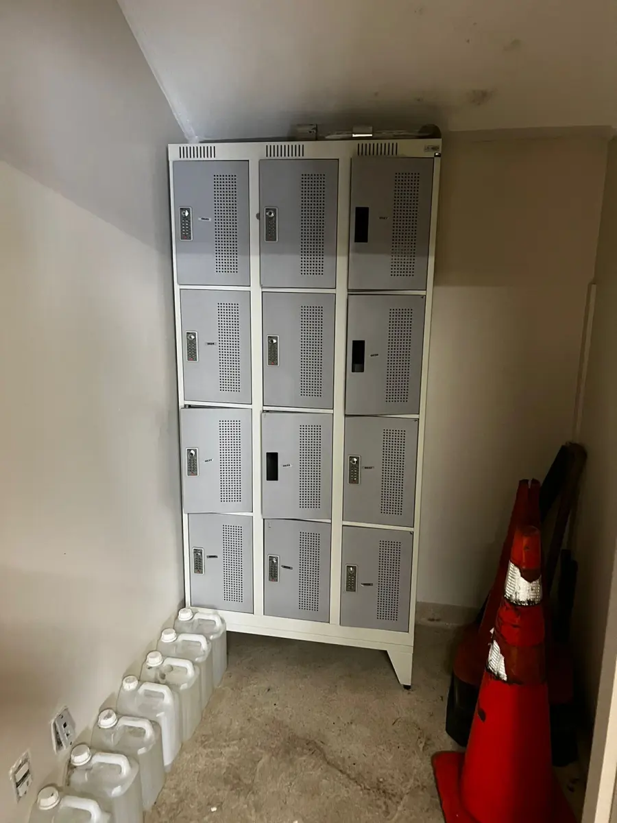 LOTE 001 - Bens móveis LOTE ENGOLBADO