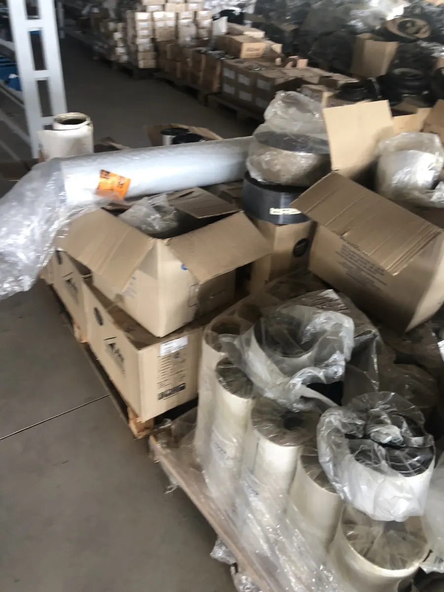 LOTE 001 - LOTE ENGLOBADO DE MAQUIINAS E EQUIPAMENTOS