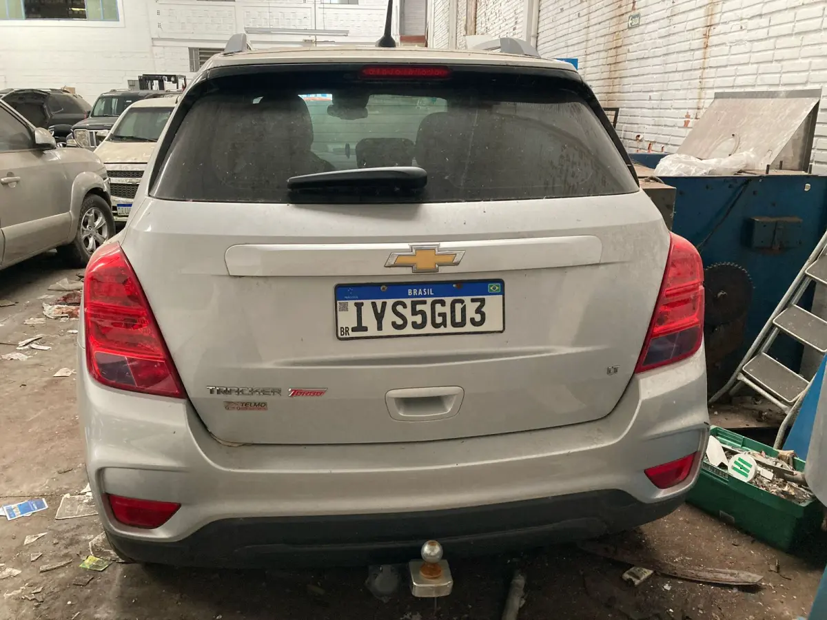 LOTE 001 - GM – Chevrolet – TRACKER LT 1.4 Turbo 16V Flex 4x2 aut., fabricação/modelo 2018/2018, cor: prata
