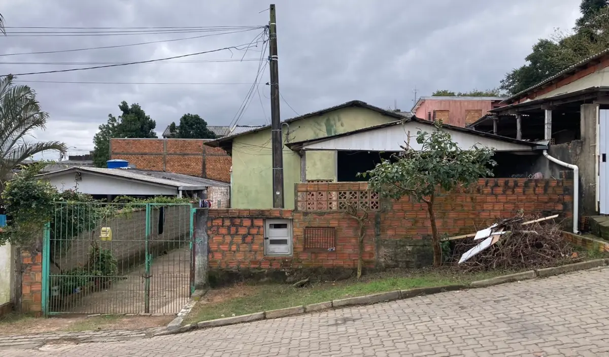 LOTE 008 - Um terreno constituído do lote número treze (13), da quadra número vinte e dois (22)