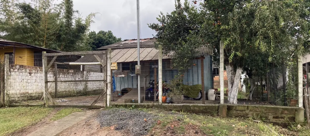 LOTE 041 - Um terreno constituído do lote número trinta (30), da quadra número vinte e oito (28)