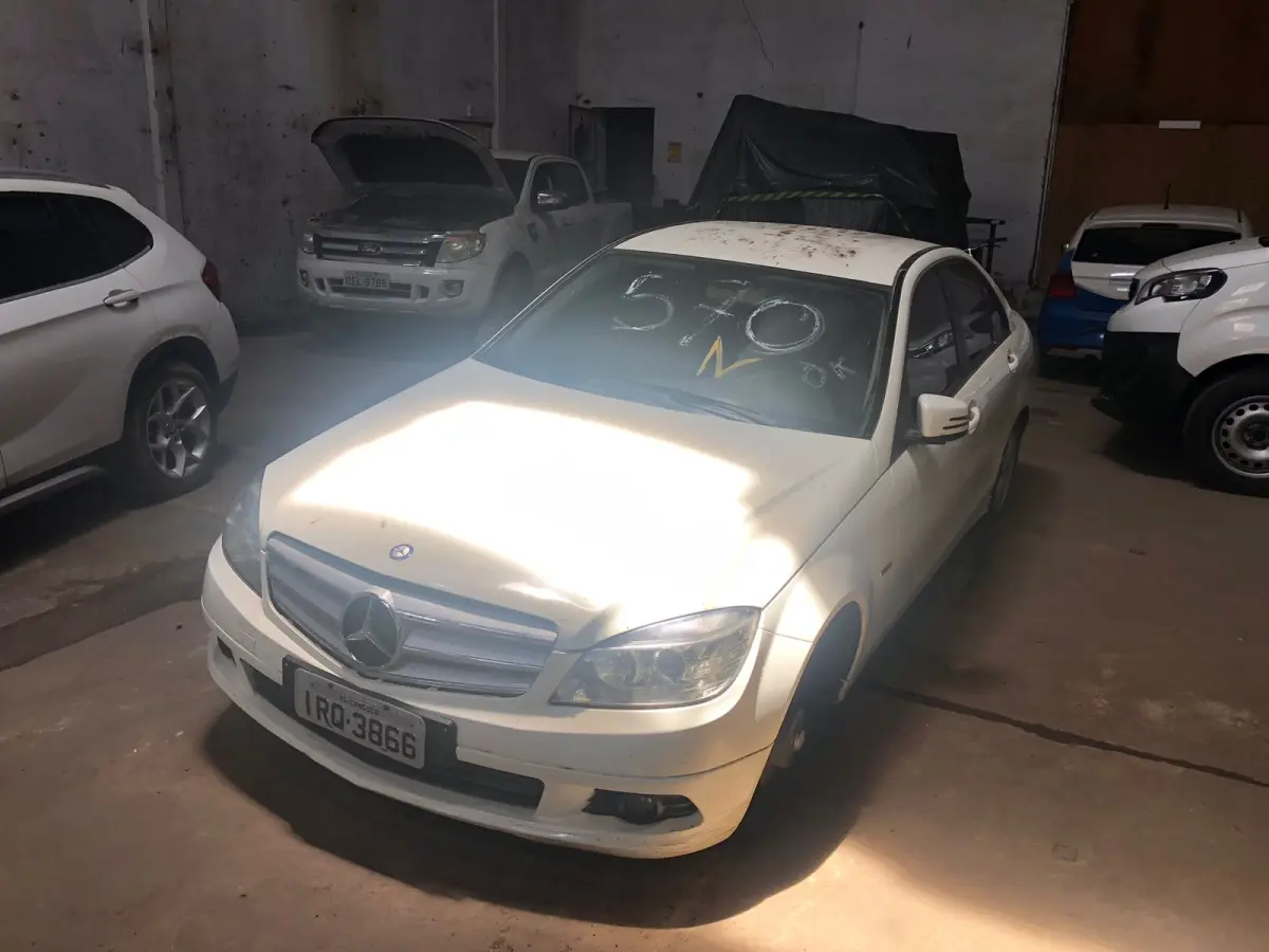 LOTE 003 - Mercedes Benz C-180 CGI 1.8 16V 156cv Aut., ano 2011, cor branca
