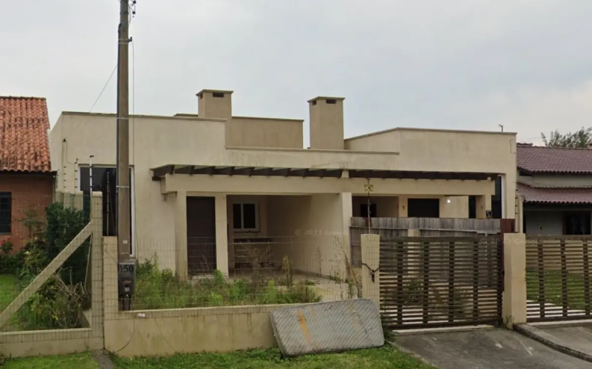 LOTE 004 - CAPÃO DA CANOA - Um terreno urbano com benfeitoria, situado na Av. Praia do Barco nº 150, no município de Capão da Canoa/RS