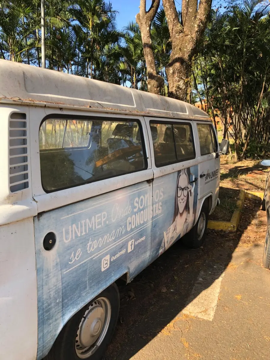 LOTE 011 - KOMBI