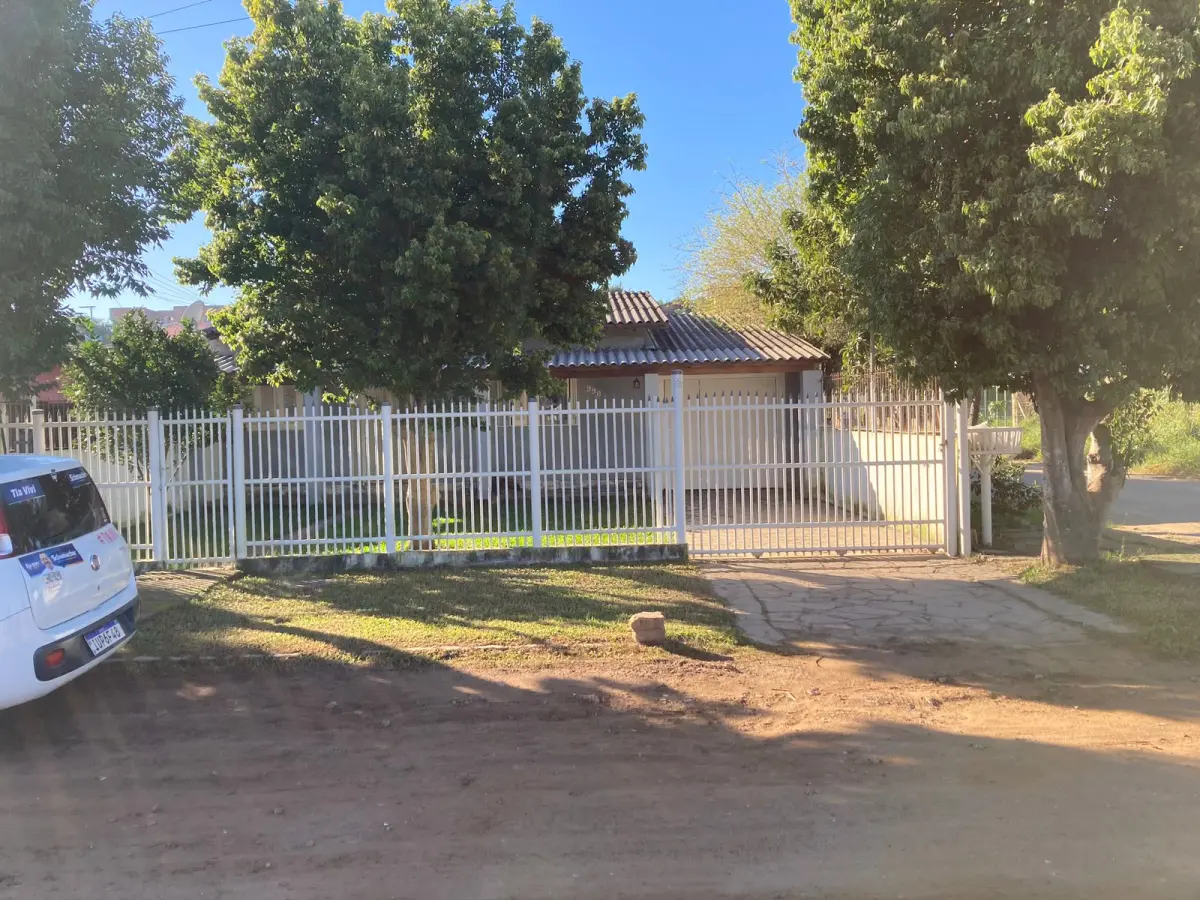 LOTE 015 - Um terreno constituído do lote número vinte e dois (22), da quadra número vinte e dois (22)