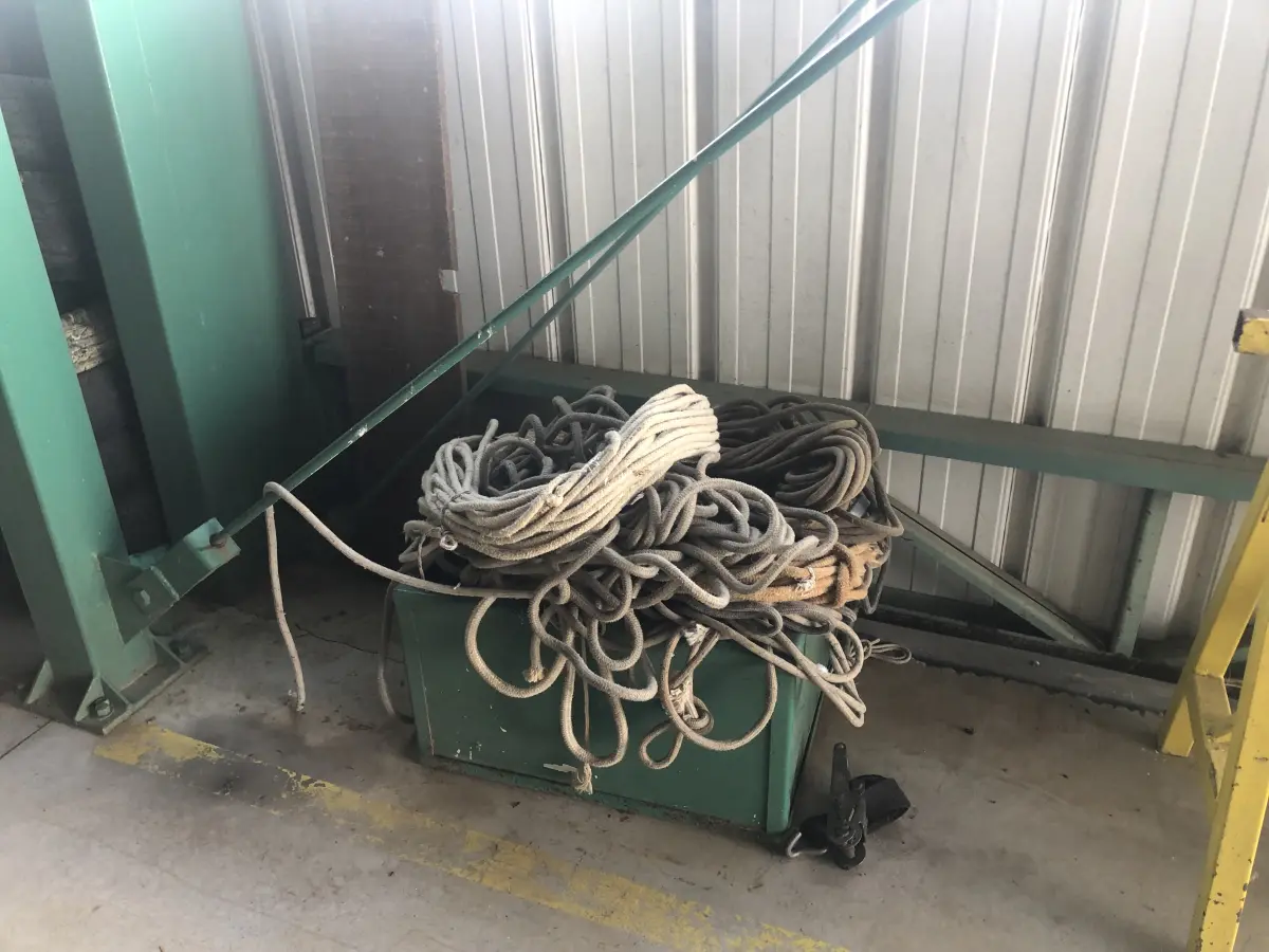 LOTE 001 - LOTE ENGLOBADO DE MAQUIINAS E EQUIPAMENTOS