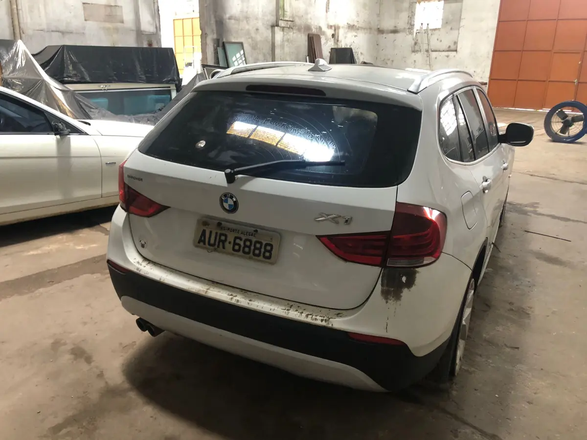 LOTE 001 - BMW X1 XDRIVE 28i 3.0 24v 4x4 Aut., Gasolina, ano 2010/2011, cor branca