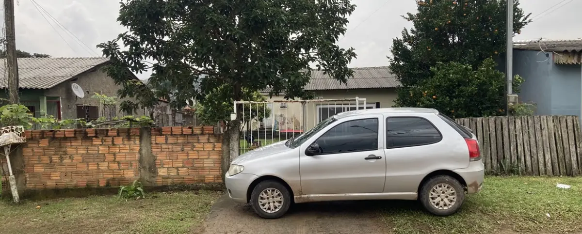 LOTE 051 - Um terreno constituído do lote número vinte e quatro (24) da quadra número trinta e três (33)