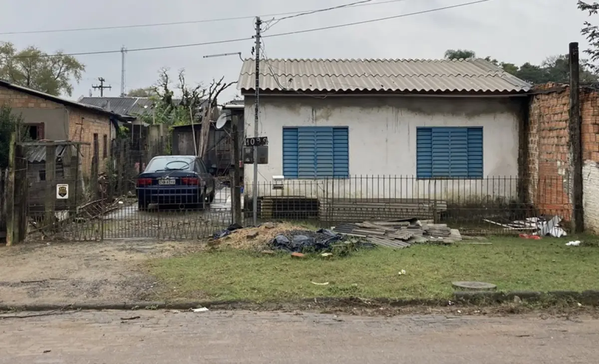 LOTE 056 - Um terreno constituído do lote número trinta e três (33), da quadra número trinta e três (33)