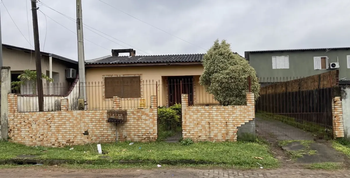 LOTE 141 - Um terreno constituído do lote número cinco (5), da quadra número trinta e dois (32)