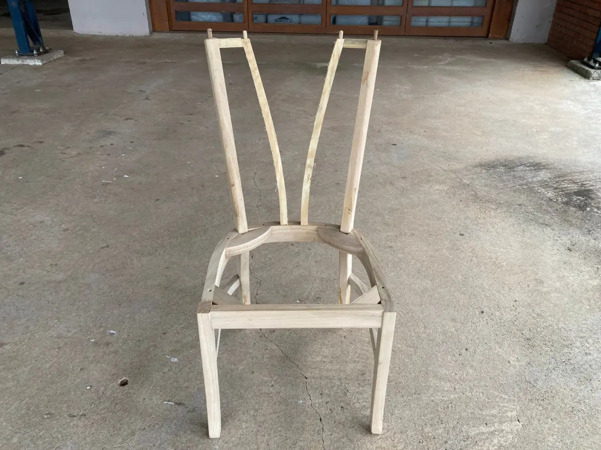 LOTE 000 - estruturas para cadeiras. lixadeiras