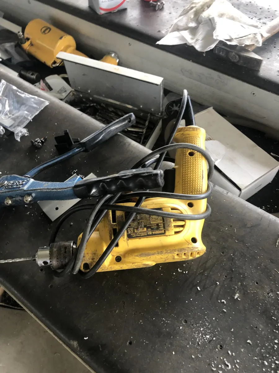 LOTE 001 - LOTE ENGLOBADO DE MAQUIINAS E EQUIPAMENTOS