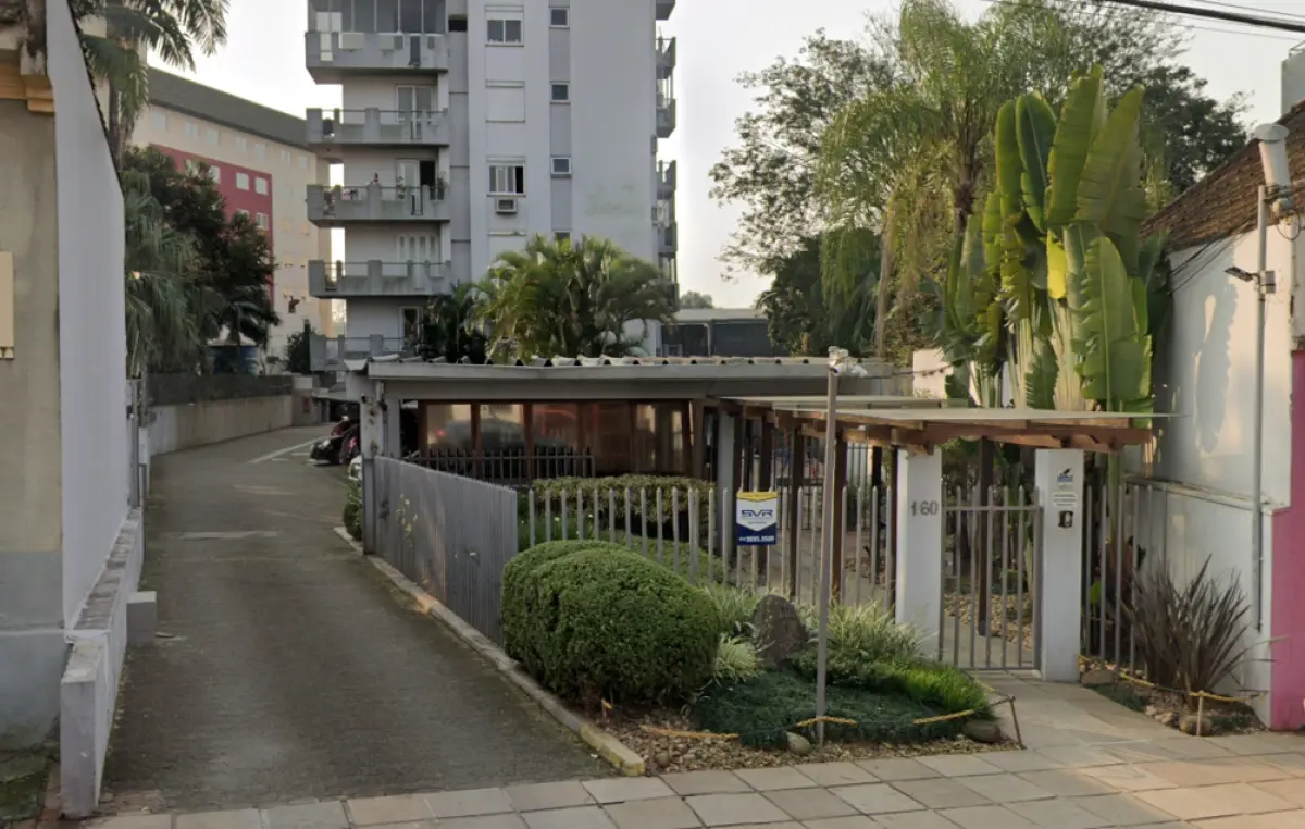 LOTE 160 - O box nº 33 do Edifício Ibiza sob nº 160 da Rua José de Alencar, localizado no andar térreo