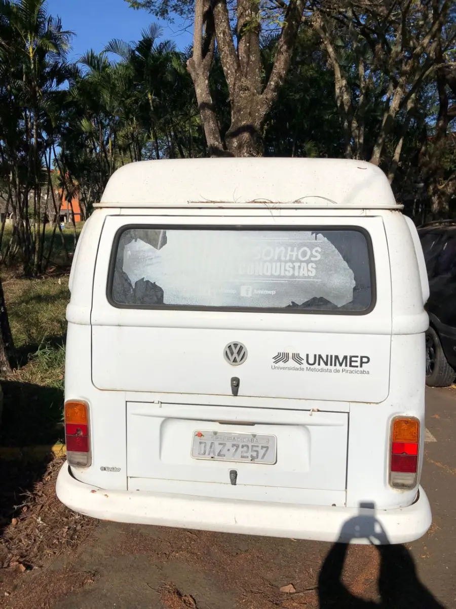 LOTE 011 - KOMBI
