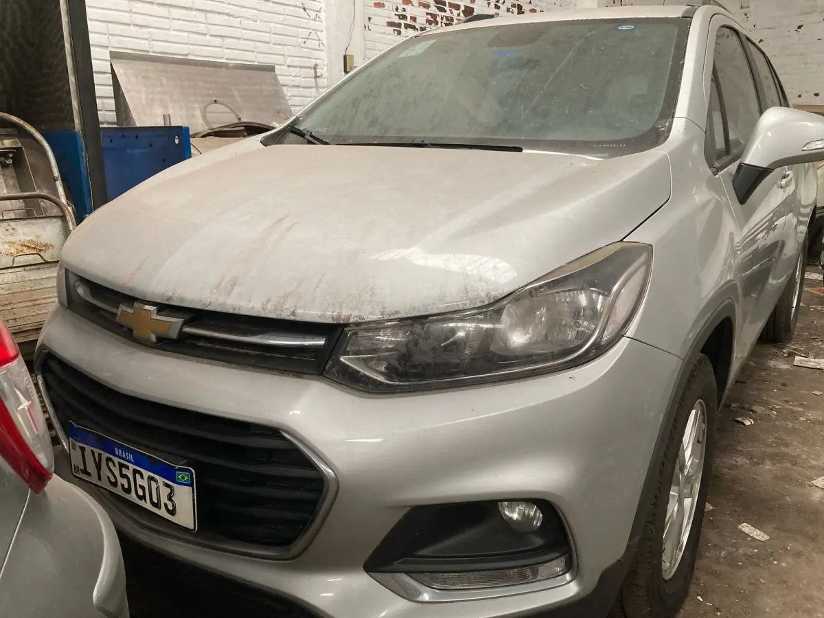LOTE 001 - GM – Chevrolet – TRACKER LT 1.4 Turbo 16V Flex 4x2 aut., fabricação/modelo 2018/2018, cor: prata