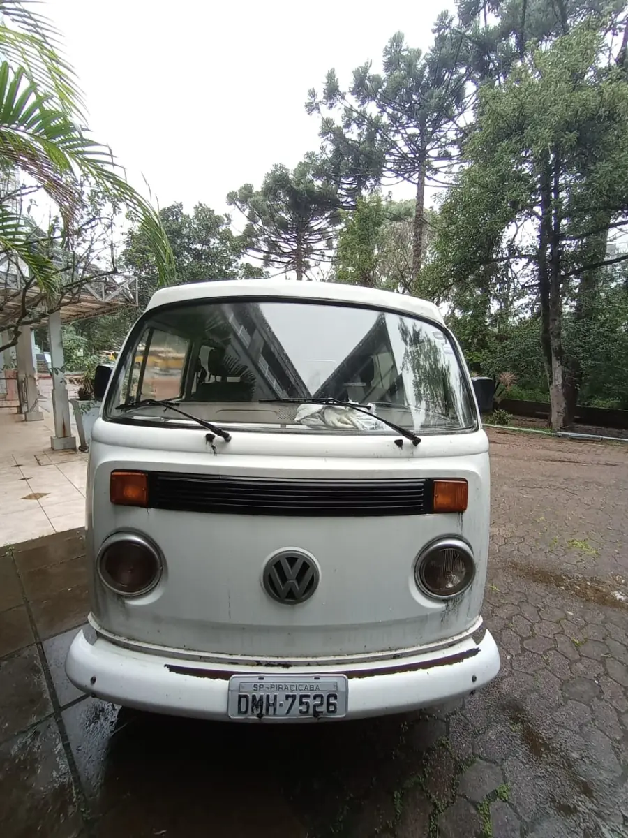 LOTE 015 - KOMBI