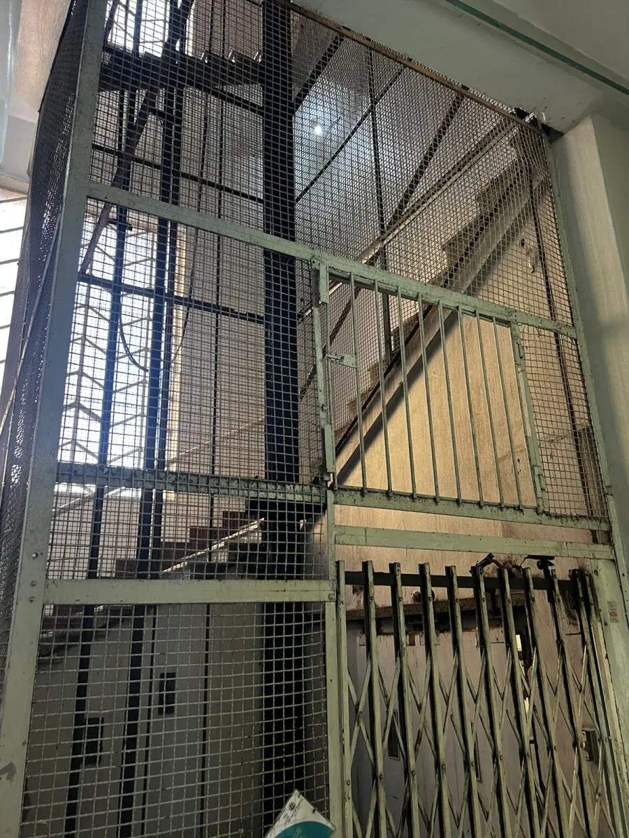 LOTE 001 - Bens móveis LOTE ENGOLBADO