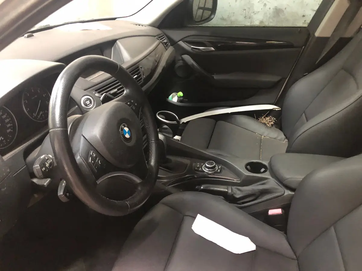 LOTE 001 - BMW X1 XDRIVE 28i 3.0 24v 4x4 Aut., Gasolina, ano 2010/2011, cor branca