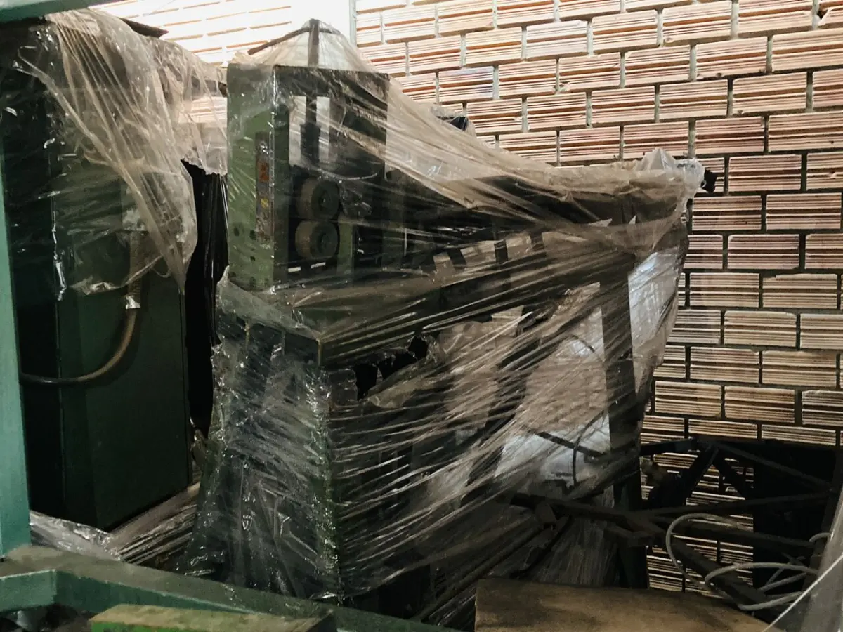 LOTE 100 - Máquina de corte de arame