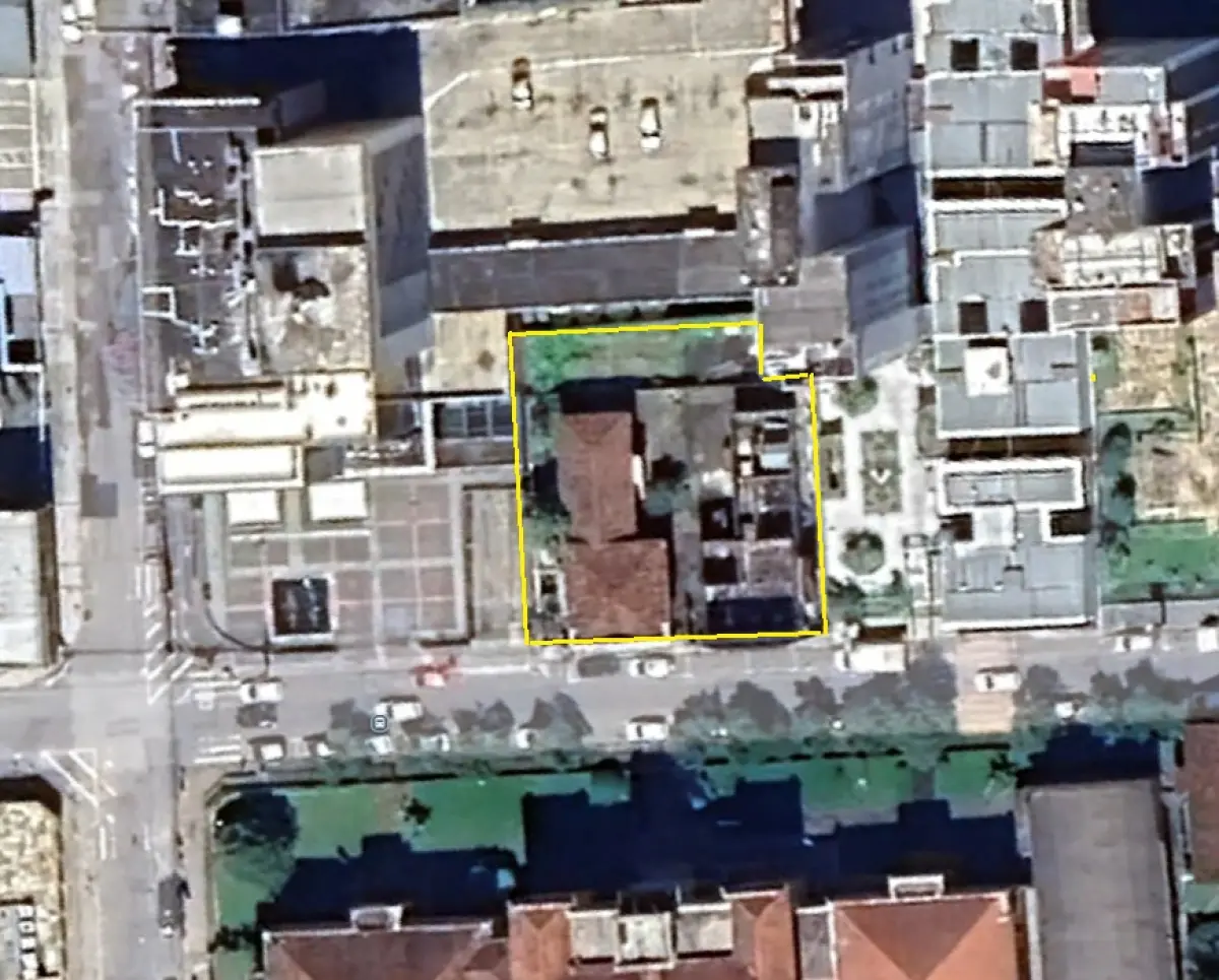 LOTE 001 - CASAS GÊMEAS NA RUA BATISTA DE OLIVEIRA - JUIZ DE FORA - TOT. 620M2 APROX... OBS: PARA ASSISTIR O LEILÃO POR VIDEO COPIE O LINK E COLE EM UM NOVO NAVEGAR : https://us06web.zoom.us/j/83505116549?pwd=VM7aERgkLaZu7MHTChhN7YcJcv774A.1