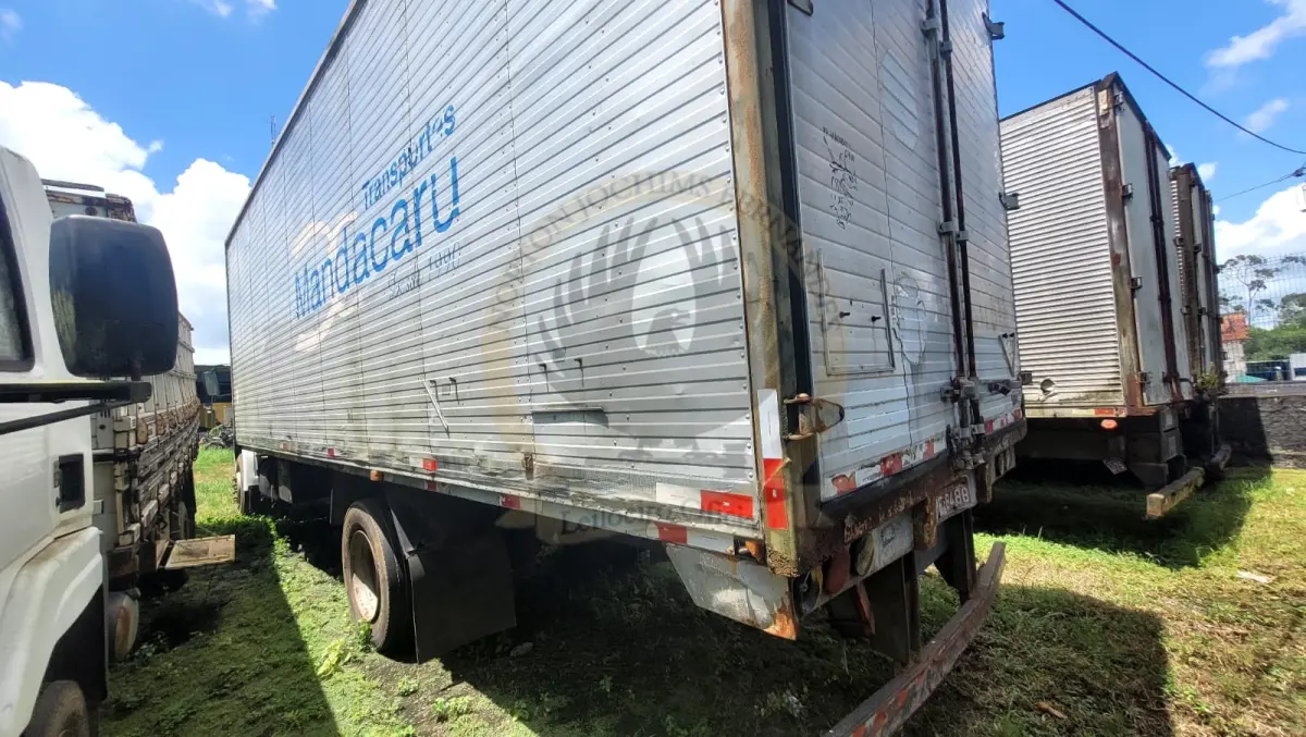 LOTE 000 - Volkswagen 17210 2p (diesel), fabricação/modelo 2004/2004