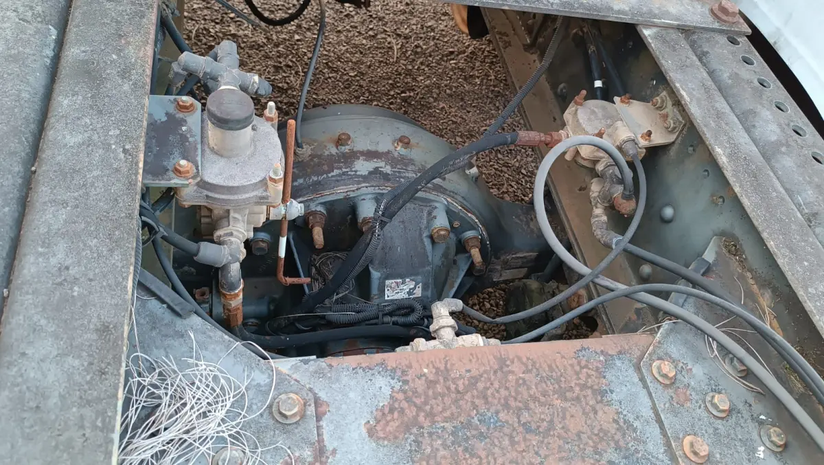 LOTE 000 - IVECO STRALIS HD/NR 570-S38T 3-Eixos 2p (dies), fabricação/modelo 2009/2010