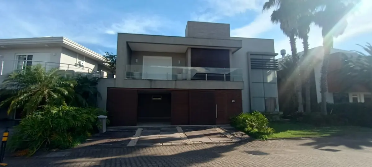 LOTE 005 - NOVO HAMBURGO - O imóvel nº 41 do Condomínio Hamburgo Village 4 Estações sob o nº. 700 da Rua Mundo Novo