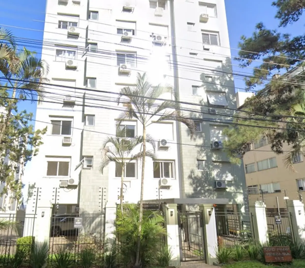 LOTE 000 - O apartamento nº 503, bloco A, localizado no Conjunto Residencial Piazza Venezia Sul, na Rua José Gomes nº 113 e O box nº 20