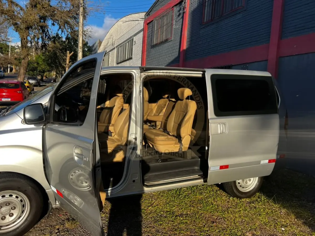 LOTE 004 - H1 Starex SVX 2.4 16V, fabricação/modelo 2008/2009