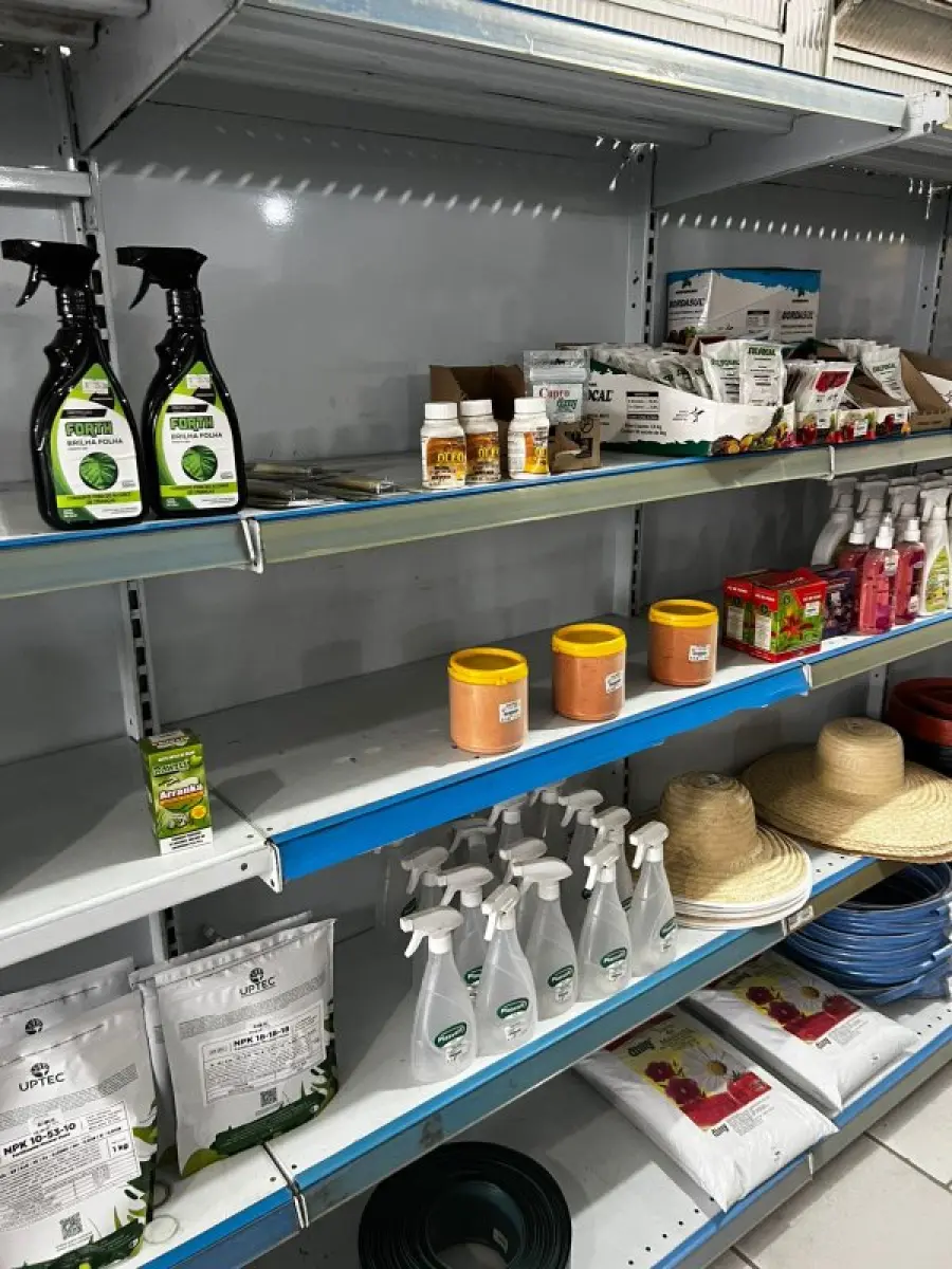 LOTE 001 - Loja agropecuária completa (toda a loja)