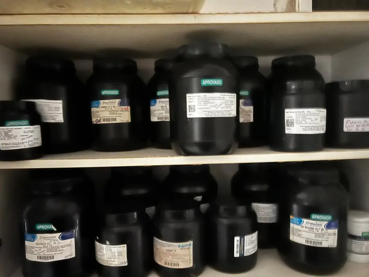 LOTE 000 - FARMACIA DE MANIPULAÇÃO COMPLETA