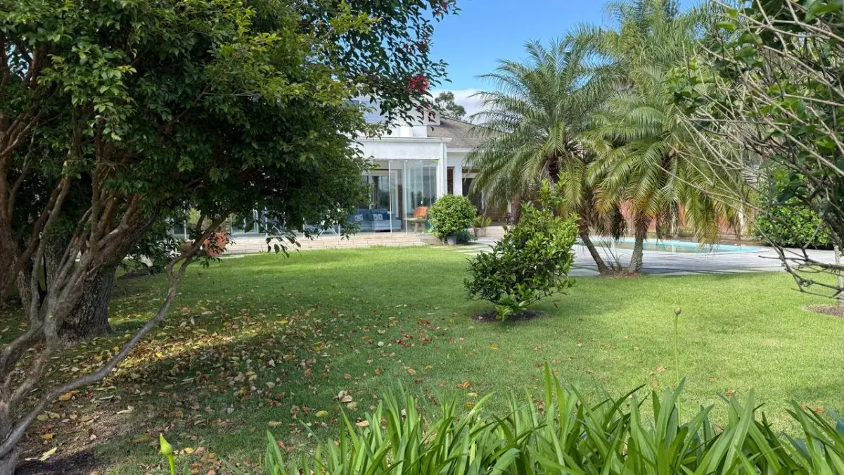 LOTE 000 - O imóvel nº 1054, localizado no Condomínio Horizontal denominado “Terra Ville – Belém Novo Golf Club Com área superficial de 1.000,00m².