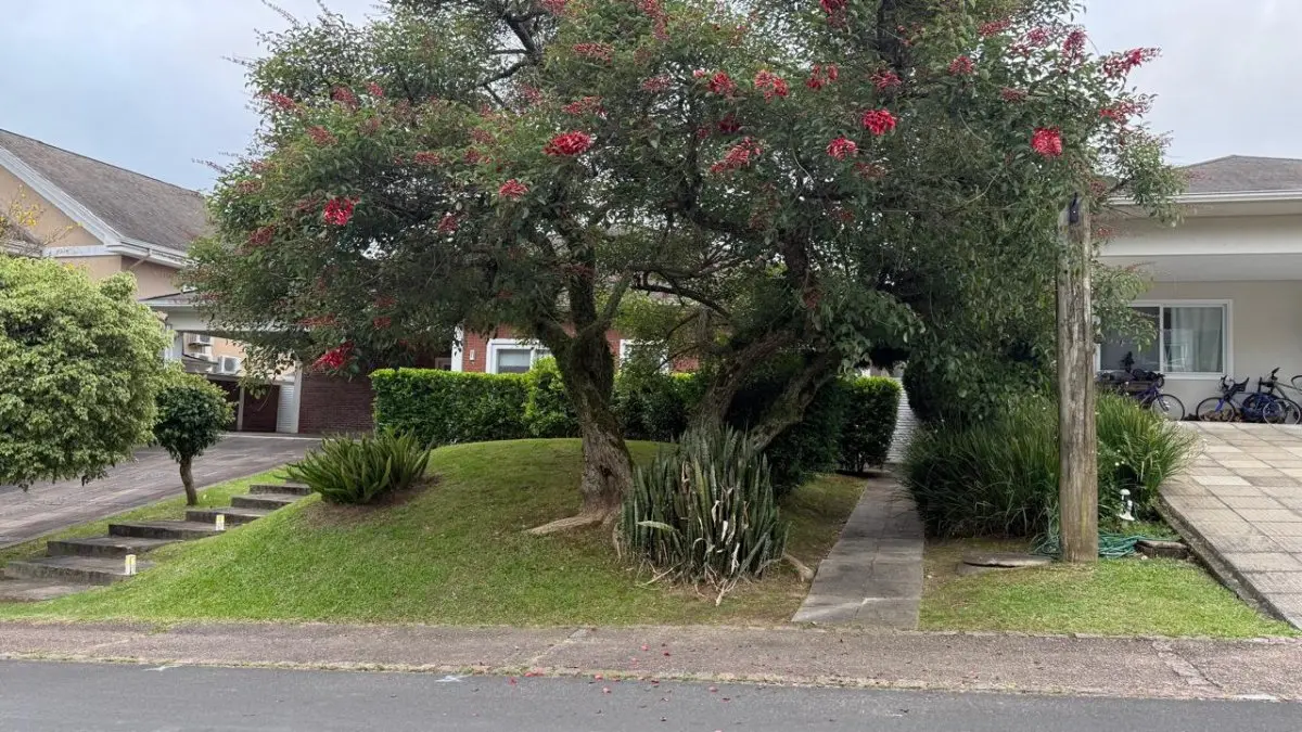 LOTE 000 - O imóvel nº 1054, localizado no Condomínio Horizontal denominado “Terra Ville – Belém Novo Golf Club Com área superficial de 1.000,00m².