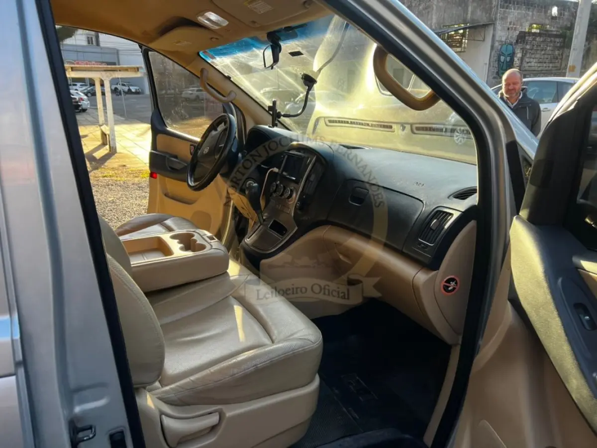 LOTE 004 - H1 Starex SVX 2.4 16V, fabricação/modelo 2008/2009