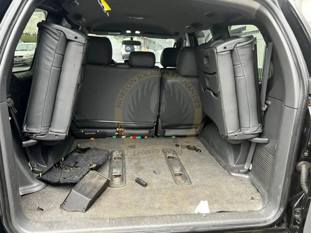 LOTE 003 - Toyota Land Cruiser Prado 3.0 4x4 TB Diesel Aut