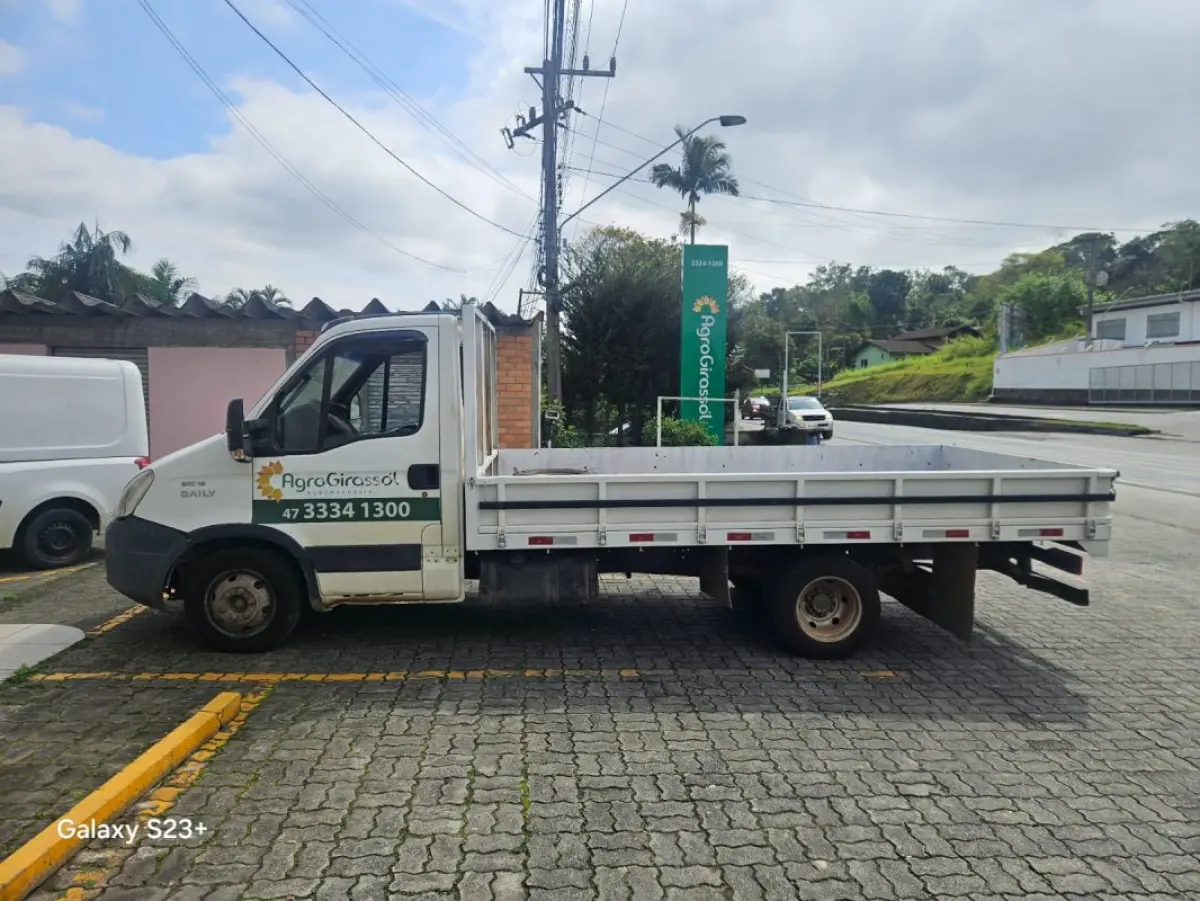 LOTE 002 - IVECO DAILY CHASSI 55C16 2p (diesel), fabricação/modelo 2008/2008