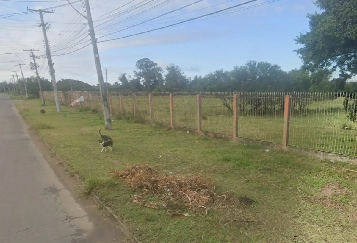 LOTE 000 - Imóvel situado no Bairro Belém Novo, no lugar denominado Ponta Grossa, terreno de forma irregular, com a área superficial de 151.384,40m2