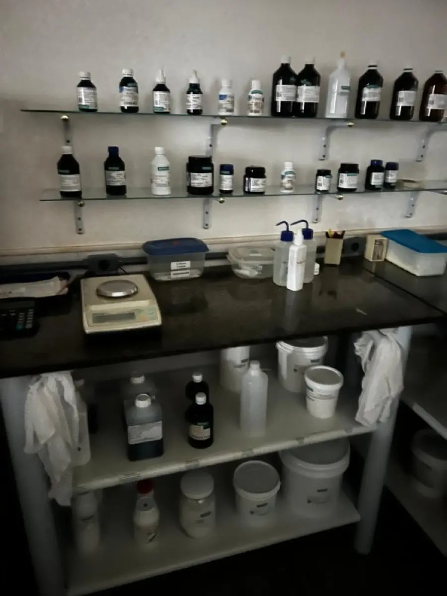 LOTE 000 - FARMACIA DE MANIPULAÇÃO COMPLETA