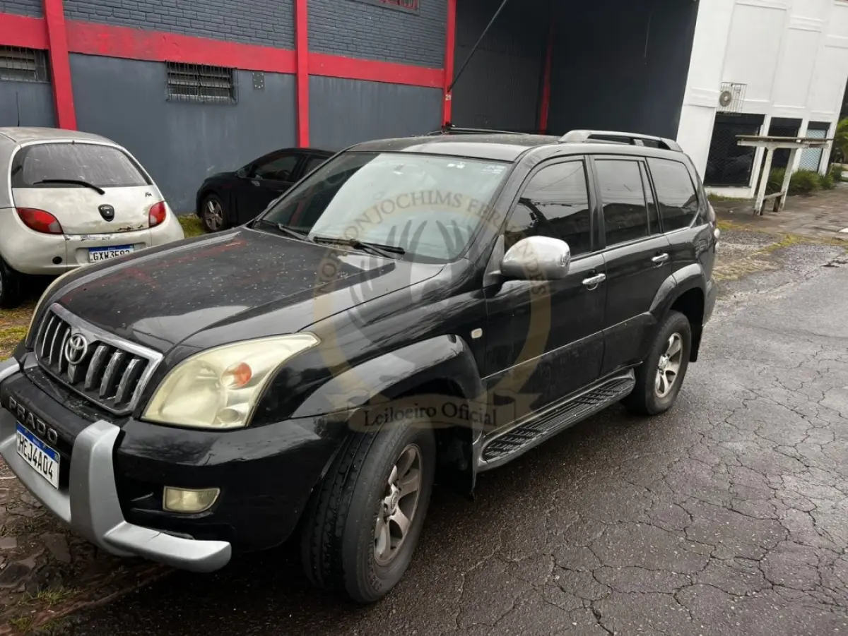 LOTE 003 - Toyota Land Cruiser Prado 3.0 4x4 TB Diesel Aut