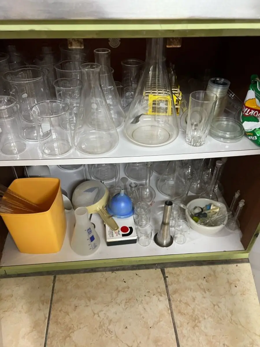 LOTE 016 - Laboratório