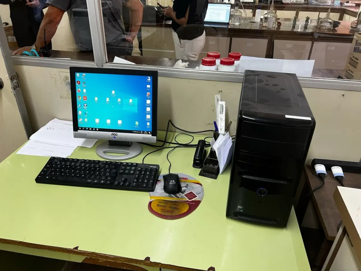 LOTE 016 - Laboratório