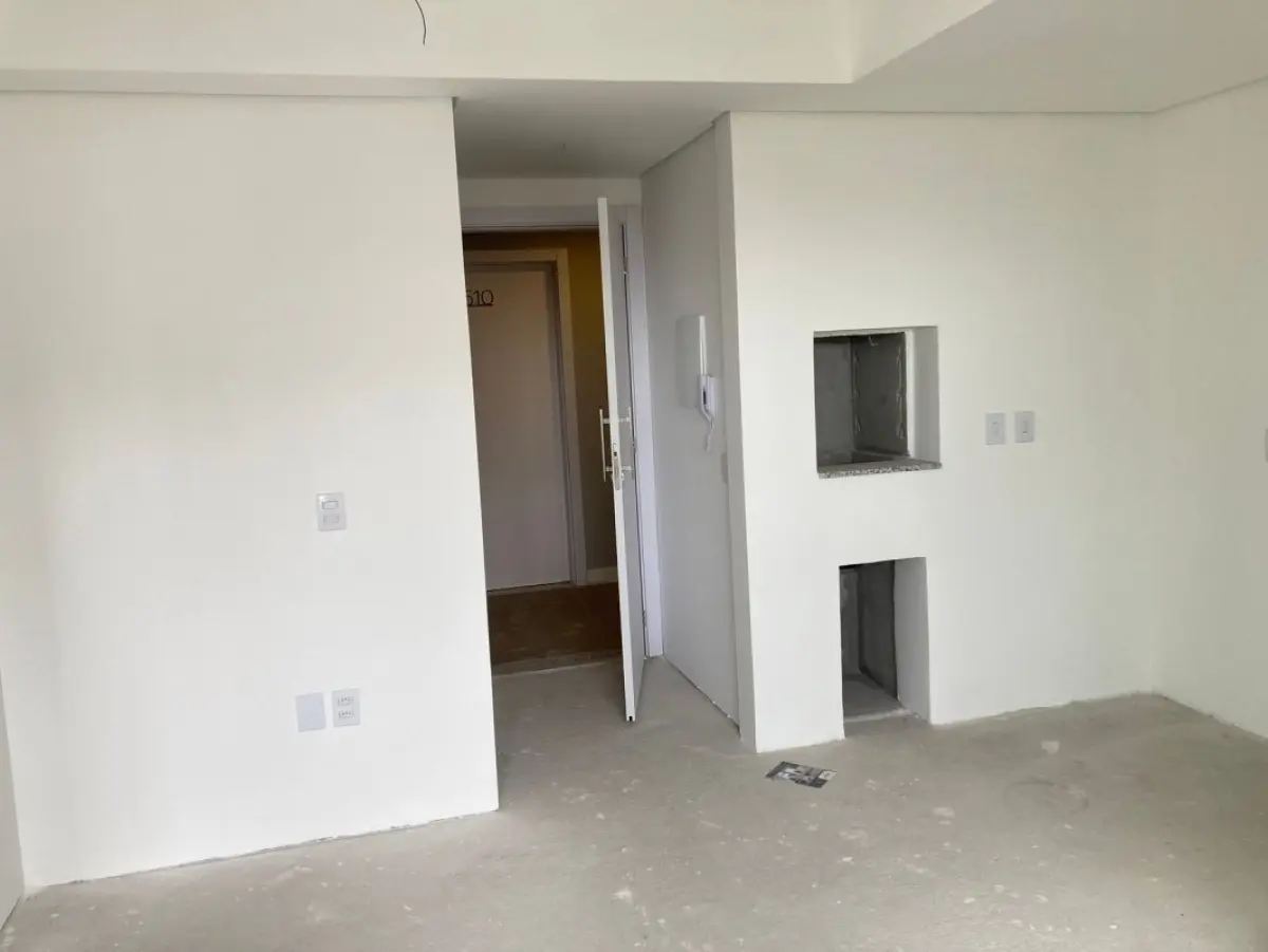 LOTE 022 - Apt 509 do Edificio Quintal Moinhos, Bairro Moinhos de Vento, na Rua Trav. Carmen e Pça Monsenhor E. Lotermann com área privativa de 43,11m2, vai junto o BOX