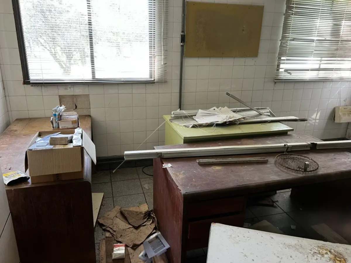 LOTE 016 - Laboratório