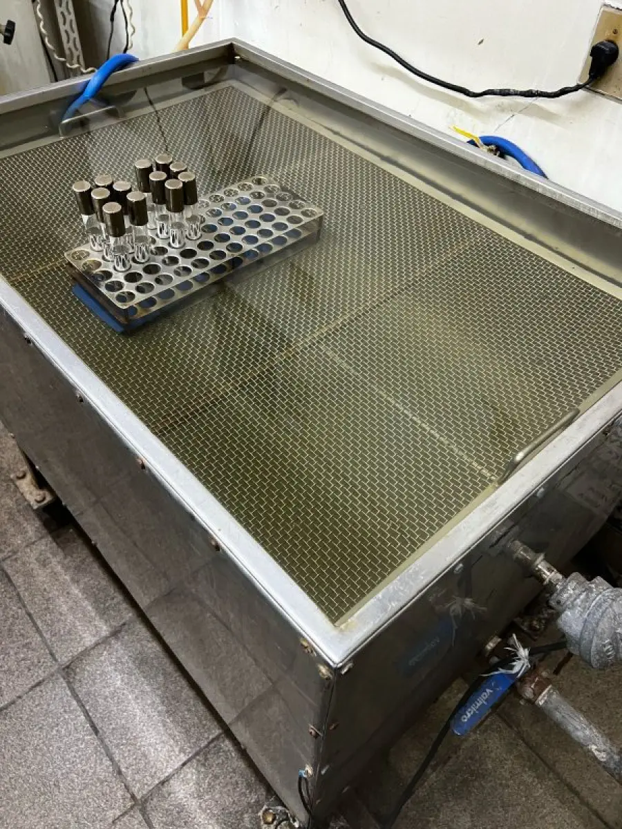 LOTE 016 - Laboratório