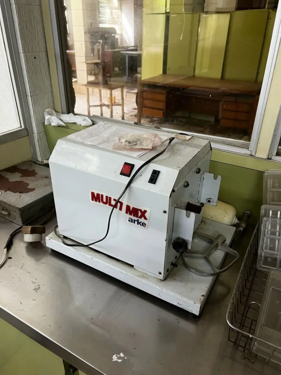 LOTE 016 - Laboratório