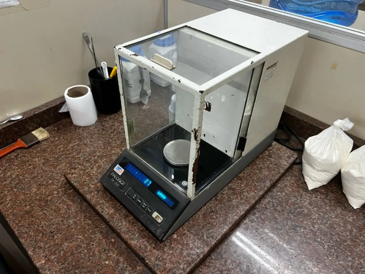 LOTE 016 - Laboratório