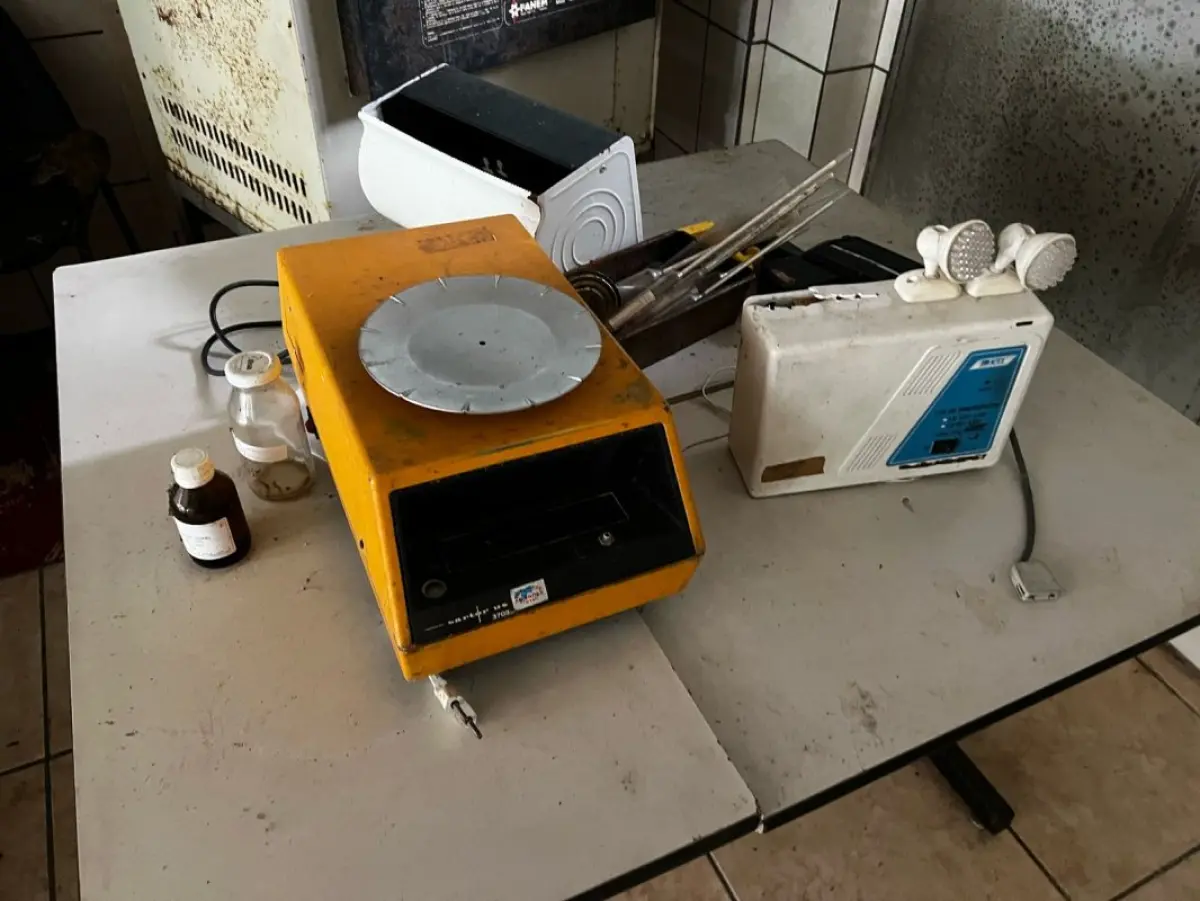 LOTE 016 - Laboratório