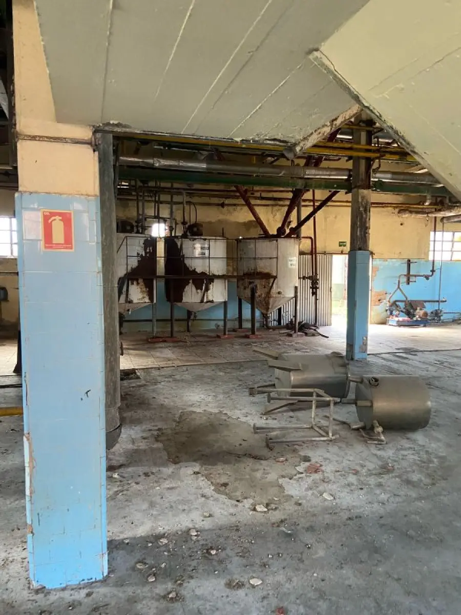 LOTE 027 - Tanque oleo