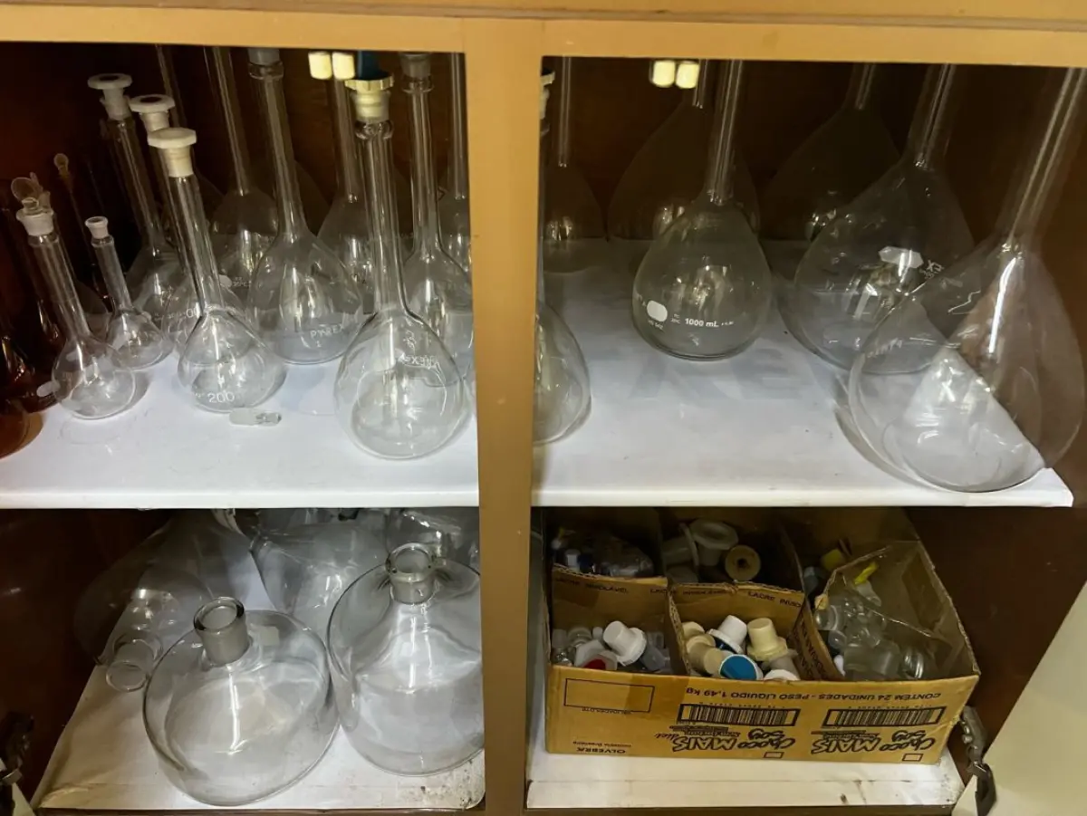 LOTE 016 - Laboratório